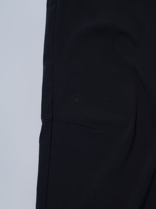 انطلق أبعد، اشعر بالخفة - بنطلون أسود